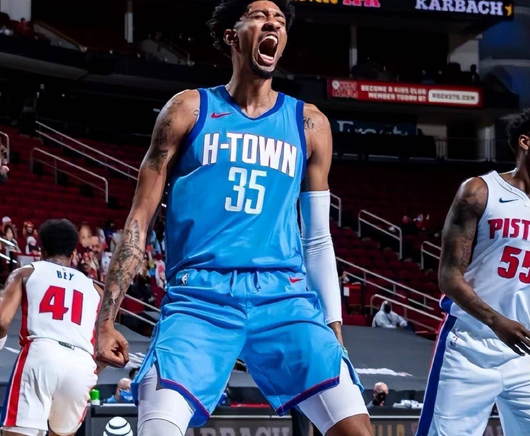 关于休斯敦火箭训练开放日，清晨官宣签约引欢呼，NBA常规赛在即，资深球员宣示担当的信息